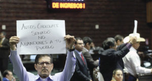 El diputado Manuel López Castillo, ayer, durante la sesión. Foto: Cuartoscuro