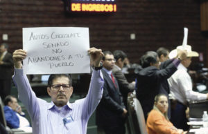 El diputado Manuel López Castillo, ayer, durante la sesión. Foto: Cuartoscuro
