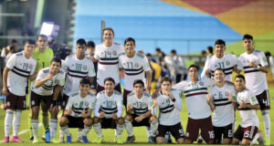 Jugadores del combinado nacional celebran el triunfo de ayer ante los nipones. Foto: Mexsport