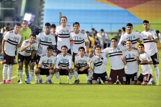 Jugadores del combinado nacional celebran el triunfo de ayer ante los nipones. Foto: Mexsport